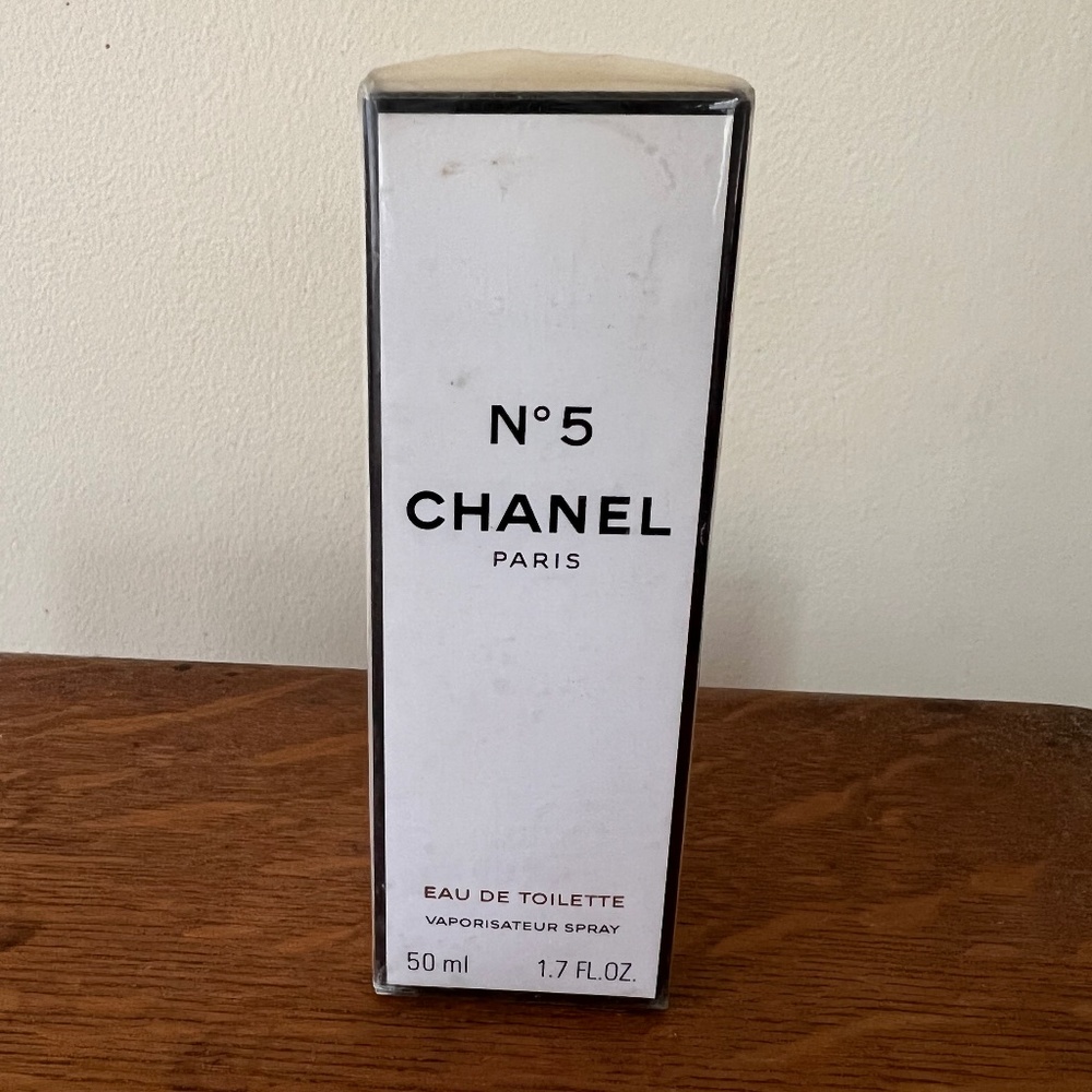 Chanel No 5 way de toilette